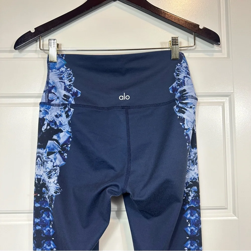 Alo Yoga High Waisted Athletic Airbrush Leggings in Dark Crystal Sky Size XS